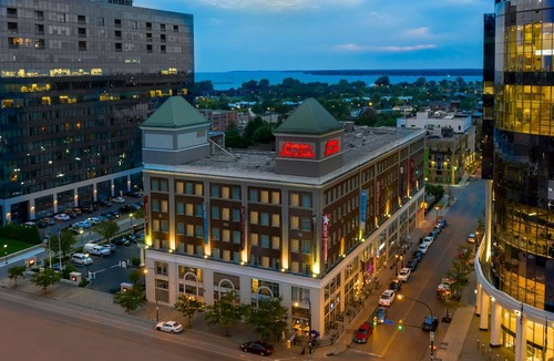 Downtown Buffalo Hotel | Hampton Inn & Suites Buffalo/Downtown