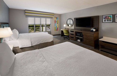 Fredericksburg Hotel | Hampton Inn & Suites Fredericksburg-at Celebrate Virginia