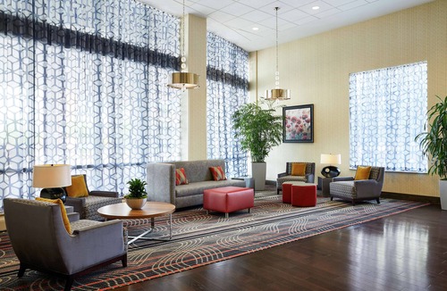Mount Prospect Hotel | Hampton Inn & Suites Chicago/Mt. Prospect