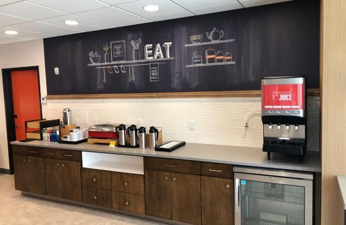 Pekin Hotel | Hampton Inn & Suites
