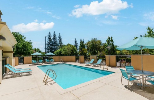 West Sacramento Hotel | Hampton Inn & Suites West Sacramento