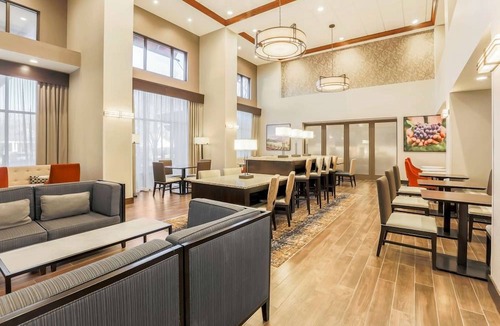 Windsor Hotel | Hampton Inn & Suites Windsor/Sonoma Wine Country