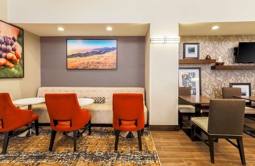 Windsor Hotel | Hampton Inn & Suites Windsor/Sonoma Wine Country