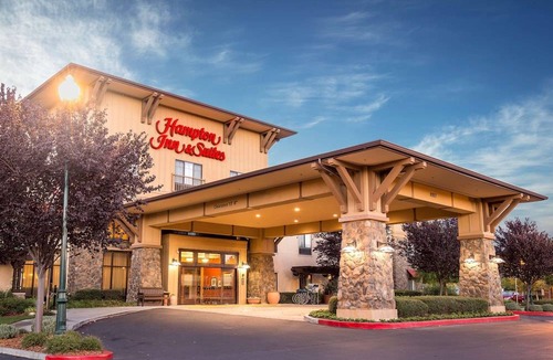 Windsor Hotel | Hampton Inn & Suites Windsor/Sonoma Wine Country