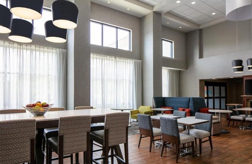 West Bend Hotel | Hampton Inn & Suites West Bend
