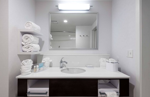 Interchange Square Hotel | Hampton Inn & Suites West Melbourne-Palm Bay Road
