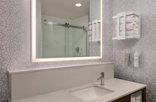 West Bend Hotel | Hampton Inn & Suites West Bend