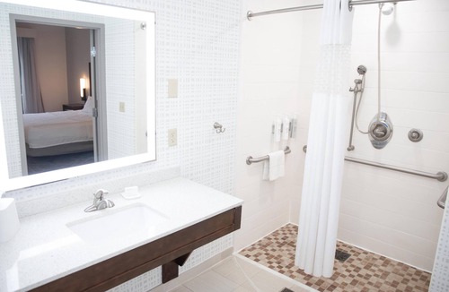 Williamsport Hotel | Hampton Inn & Suites Williamsport-Faxon Exit