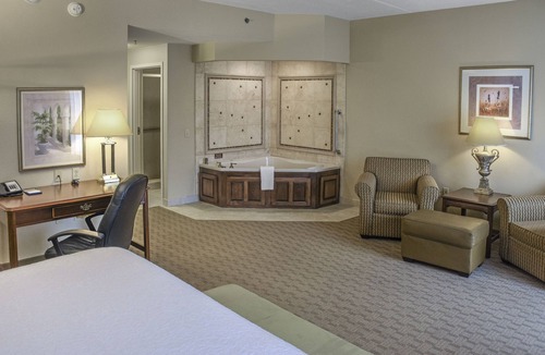 Canfield Hotel | Hampton Inn & Suites Youngstown-Canfield