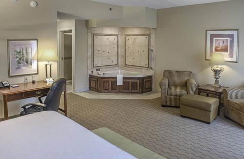 Canfield Hotel | Hampton Inn & Suites Youngstown-Canfield