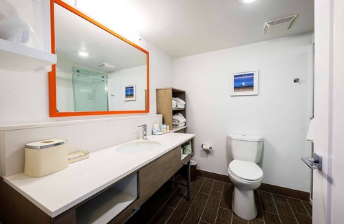 Northeast Virginia Beach Hotel | Hampton Inn Virginia Beach-Oceanfront North