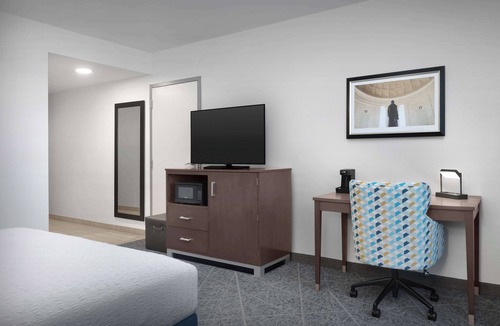 Brentwood Hotel | Hampton Inn Washington DC NoMa Union Station