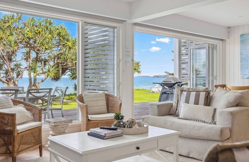 Sapphire Beach House | Hampton on the Beach - Absolute Beachfront, Pet-friendly, family beach house