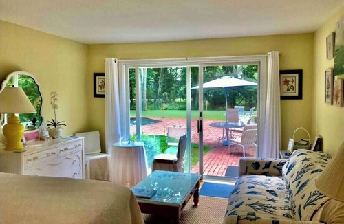 Remsenburg Cottage | Hamptons private guest cottage