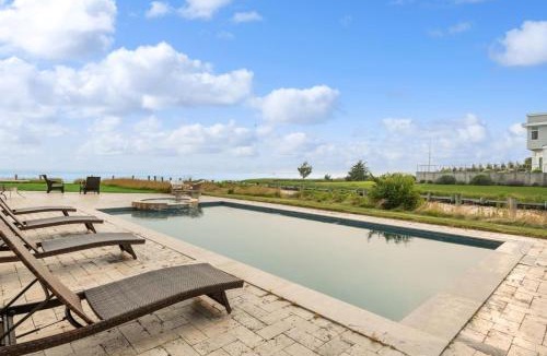 Remsenburg Apartment | Hamptons Romantic Waterfront Queen Suite