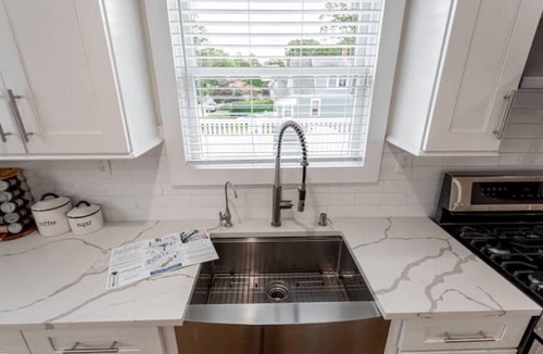 Huntington House | Hamptons Style Living Walk to Cafe Deck