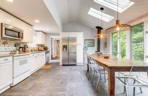 Hampton Bays Cottage | Hamptons Vacation Rental w/Saltwater Pool