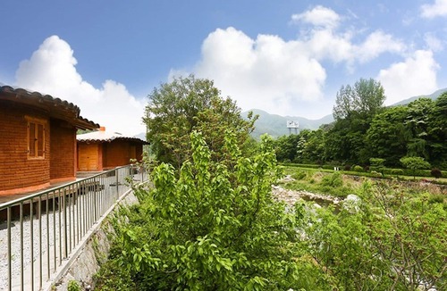 Tagok House | Hamyang Saedeulbaramhwangto Pension
