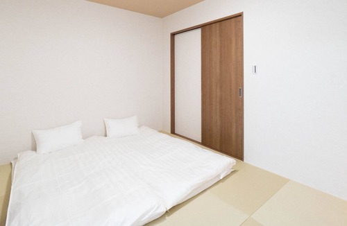 Nishinari House | HANASTAY KAWA 2F NEW Opening /34 sqm /Tatami /High Speed WIFI