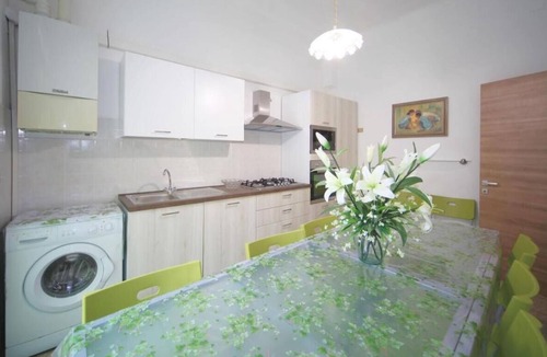 Alassio Apartment | Hanbury 10 - Three Bedroom Apartment, Sleeps 6