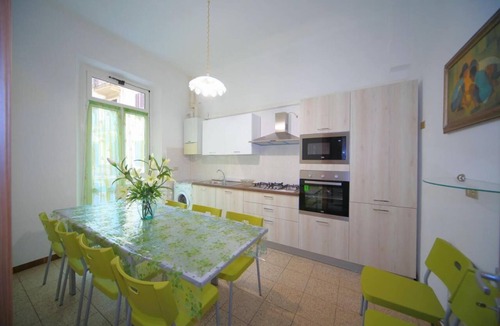 Alassio Apartment | Hanbury 10 - Three Bedroom Apartment, Sleeps 6