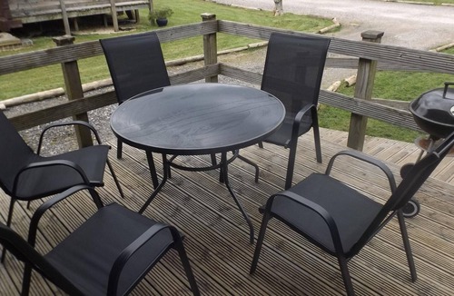 Offenham Cabin | Hand built log cabin at Avonvale Holiday Lodges