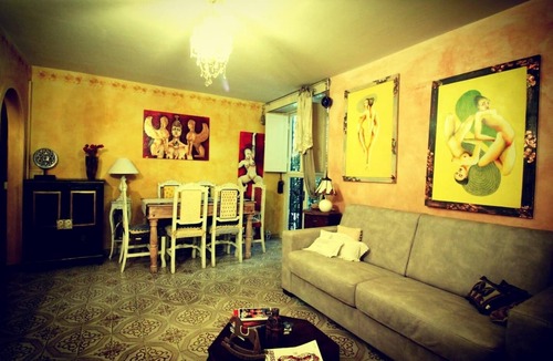 San Frediano Apartment | Hand Decorated House With Court, Near Ponte Vecchio, Pitti Palace, Boboli Garden