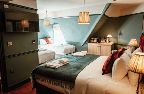 West Kensington Bed & Breakfast | Hand & Flower