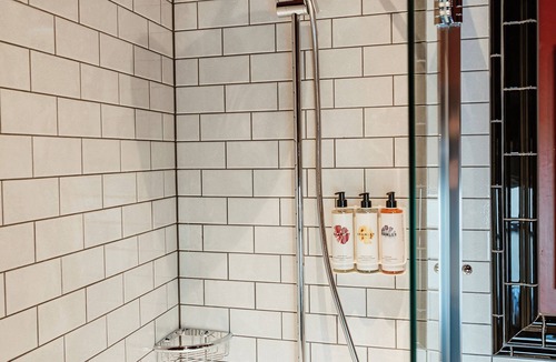 West Kensington Bed & Breakfast | Hand & Flower