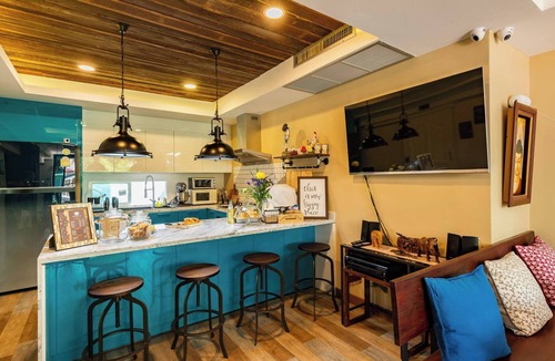 Bang Na House | Handcrafted comfort in a lavish tranquil space