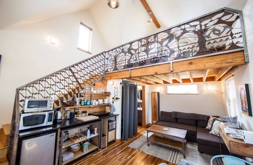 Mississippi District Cottage | Handcrafted Micro-Loft in close-in Portland, fun historic area - Blue Door