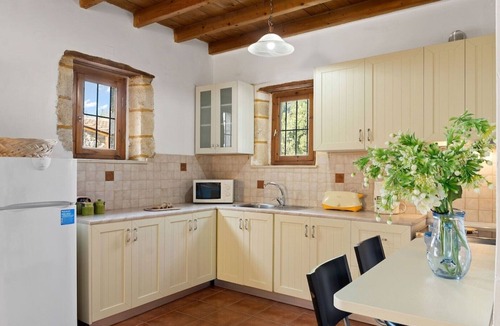 Kalyves Villa | Handsome stone Cretan Villa just 3KM from the beaches of Kalives and Almirida