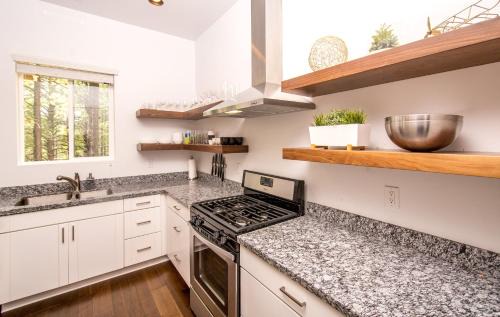 Flagstaff Villa | Hannah Lane Haven Forest Views Great Location Family-Friendly Stay