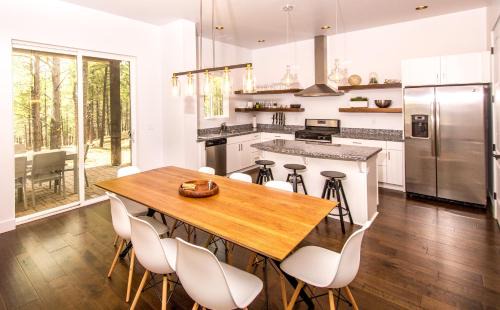 Flagstaff Villa | Hannah Lane Haven Forest Views Great Location Family-Friendly Stay