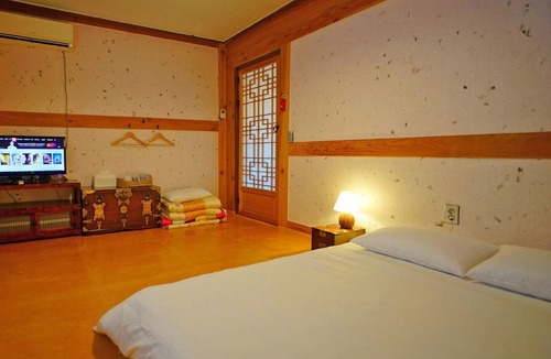 Jeonju House | Hanok goeul