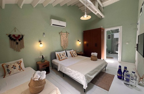 Ayvalik City Center House | Hanole Macaron Guest House