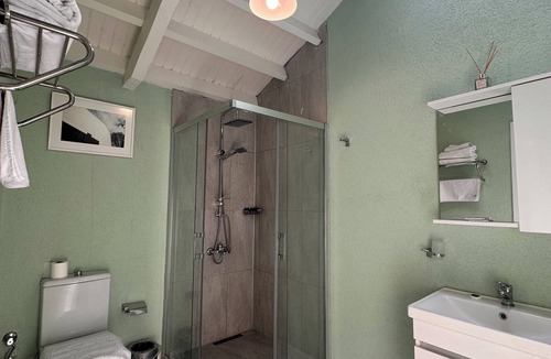 Ayvalik City Center House | Hanole Macaron Guest House