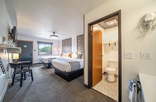Pinnacles Entrance Badlands Hotel | Hansen Inn & Cabins, Room, Double Queen, Second Floor, No Pets, No Smoking