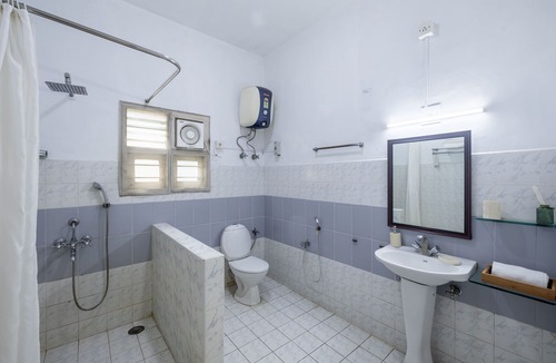Thousand Lights West Bed & Breakfast | Hanu Reddy Residences Wallace Garden