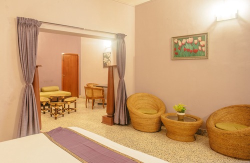 Thousand Lights West Bed & Breakfast | Hanu Reddy Residences Wallace Garden