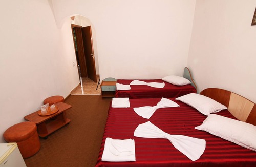 Predeal Apartment | HANUL COTUL DONULUI- Triple Room