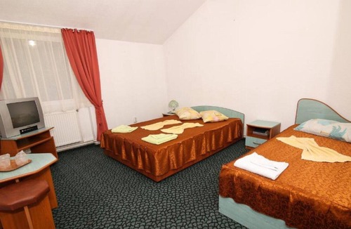 Predeal Apartment | HANUL COTUL DONULUI- Triple Room