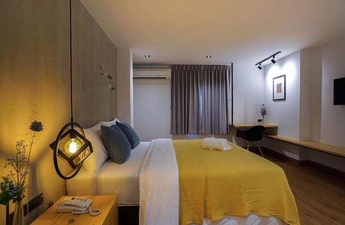 Thung Maha Mek Hotel | Hap @ Sathorn