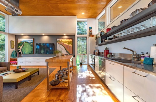 Mosier House | Happenstance Vineyards - Experience Luxury at Happenstance Vineyards in Mosier, 2 King Rooms