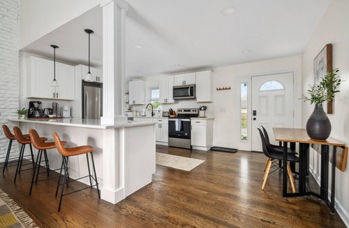 Columbus House | Happily Ever Astor - 3BD, 2BA, Modern Ranch