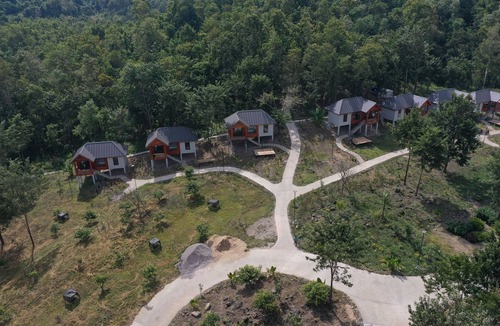 Samlout Resort | Happiness Long Bridge Resort