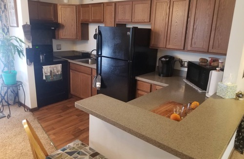 Eagle River House | Happy Bear Cozy Bungalow with Large Back Yard close to Anchorage Wasilla