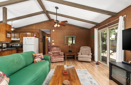 Sierra Cedars House | Happy Bear- Family & Pet Friendly