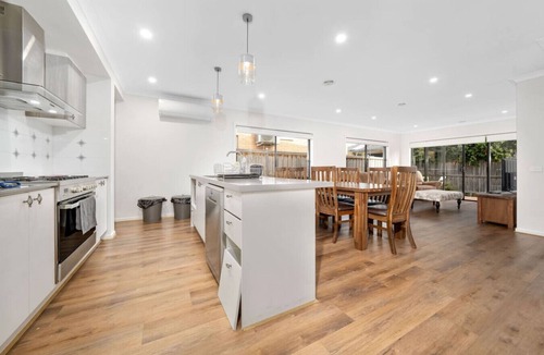 Berwick House | Happy Cozy Convenient 4BR, Breezy, Near Mall, Park