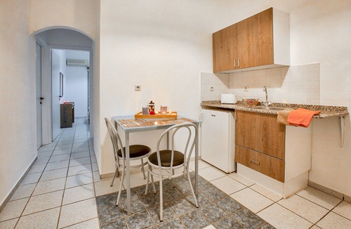 Malia House | Happy Days Studios